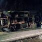 Truk terguling di Parungkuda. l Istimewa 