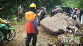 Longsor di Jalan Geopark Ciletuh-Palabuhanratu. l Istimewa