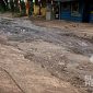 Jalan rusak di Jampang Tengah, Kabupaten Sukabumi. l Gungun Gunawan