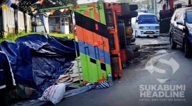 Truk terguling di Nagrak. l Istimewa