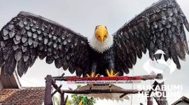 Gapura burung Garuda di Caringin Sukabumi. l Rully Nasrulloh