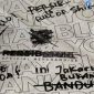Paket Persib Store dicorat-coret kurir J&T. l Istimewa 