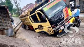 Truk patah as di Sukalarang. l Asep Iskandar 