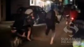 Pelajar SMK mengejar warga Nagrak yang sedang meronda. l Istimewa 