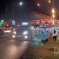 Macet di Parungkuda akibat pasar malam. l Herpiyana Apandi