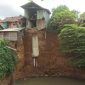 Rumah warga Lembursitu tergerus longsor. l Istimewa