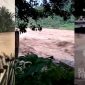 Sungai Cibareno meluap, banjir menerjang wilayah Kabupaten Sukabumi dan Banten. l Istimewa