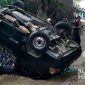Mobil muatan kain terguling di Ciambar. l Istimewa