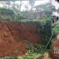 Tebing longsor di Kecamatan Kadudampit. l Ujang Yusman