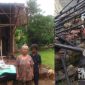 Sepasang lansia Kota Sukabumi rumahnya ambruk. l Tia Santali