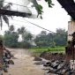 Jembatan penghubung Gunungguruh dengan Jampang Tengah nyaris ambruk. l Imat Surahmat