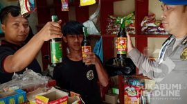 Polisi sita puluhan botol miras di Parakansalak. l Istimewa
