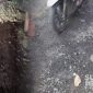 Kerikil bertebaran di Jl. Pelabuhan II Cikembar, Kabupaten Sukabumi. l Istimewa