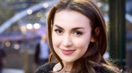 Mojang Bandung, Rianti Cartwright. l Istimewa