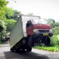 Truk boks tak kuat menanjak di Jalan Alternatif Nagrak. l Polsek Nagrak