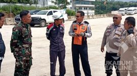 Petugas mendirikan posko di exit tol Bocimi Seksi 2. l Den Yusi