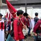 Massa aksi AKMM Sukabumi ke kantor KPU Kabupaten Sukabumi. l Istimewa