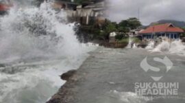 Gelombang pasang pantai selatan Kabupaten Sukabumi. l Istimewa