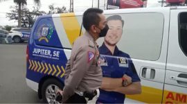Ambulan berstiker Partai NasDem diamankan polisi. l Istimewa