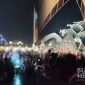 Suasana Masjid Al-Jabbar malam hari ramai pengunjung. l Siti  Ristiawanti