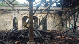 Masjid AlQuran di Garut diduga dibakar oleh ODGJ. l Istimewa