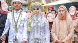 Rozy Zay Hakiki saat menikah dengan Norma Risma didampingi Rihanan Abah. l Istimewa
