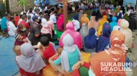 Warga Cidolog Sukabumi sedang mengikuti kumpulan. l Istimewa