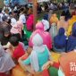 Warga Cidolog Sukabumi sedang mengikuti kumpulan. l Istimewa
