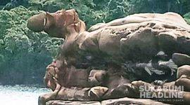 Batu Karang Kontol di Ciemas, Kabupaten Sukabumi. l sukabumiheadline.com