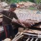 Rumah Uci dan Nunung di Ciracap, Kabupaten Sukabumi ambruk. l sukabumiheadline.com
