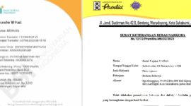 Bukti transfer dari Putri dan surat keterangan diduga palsu. l Putri Najma Syafitri