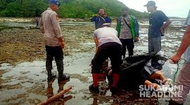 Penemuan mayat di pantai Minajaya. l Istimewa