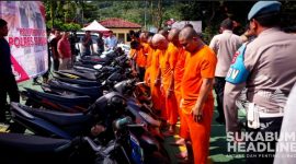 Belasan maling kendaraan bermotor di Sukabumi, beserta barang bukti diamankan polisi. l Istimewa
