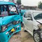Angkot tabrakan dengan Toyota Avanza di Cibadak, Sukabumi. l Istimewa