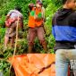 Tim SAR Gabungan mengevakuasi korban dari Jurang Panenjoan. l Istimewa