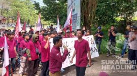 Massa aksi LSM BAN. l sukabumiheadline.com