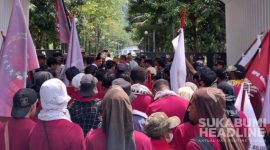 Massa aksi LSM BAN. l sukabumiheadline.com