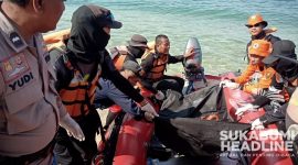 Tim SAR Gabungan mengevakuasi korban tenggelam di Pantai Pasir Putih. l Istimewa