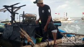 Perahu nelayan Ujunggenteng terbakar. l Istimewa