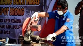 Proses penghancuran knalpot Brong di Sukabumi. l Istimewa