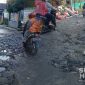 Jalan rusak di Gang Koramil, Cicurug. l sukabumiheadline.com