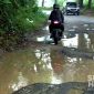 Jalan rusak menuju Kalapanunggal dan Kabandungan, Kabupaten Sukabumi. l Istimewa