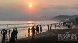 Wisatawan di Pantai Palabuhanratu Sukabumi. l Istimewa
