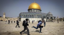 Pasukan Israel menyerbu kompleks Masjid Al Aqsha. l Istimewa