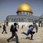 Pasukan Israel menyerbu kompleks Masjid Al Aqsha. l Istimewa