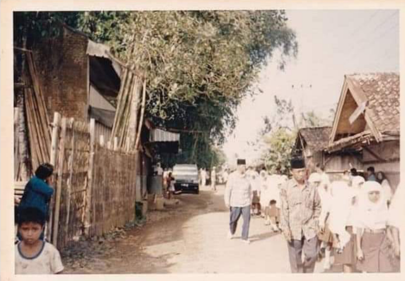 Pawai kenaikan kelas di Kadudampit, Kabupaten Sukabumi era 70-an. l Eka Saputra