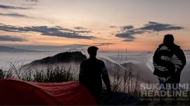 Melihat matahari terbit di atas puncak Bukit Karang Numpang, Sukabumi. l Ali Ma'mun Iman
