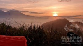 Memandang sunset di Bukit Karang Numpang. l Ali Ma’mun Iman