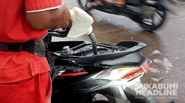 Pemotor mengisi Pertalite di SPBU. l Feryawi Heryadi