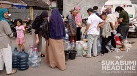PMI memberikan bantuan air bersih untuk warga dua kecamatan di Kota Sukabumi. l Istimewa